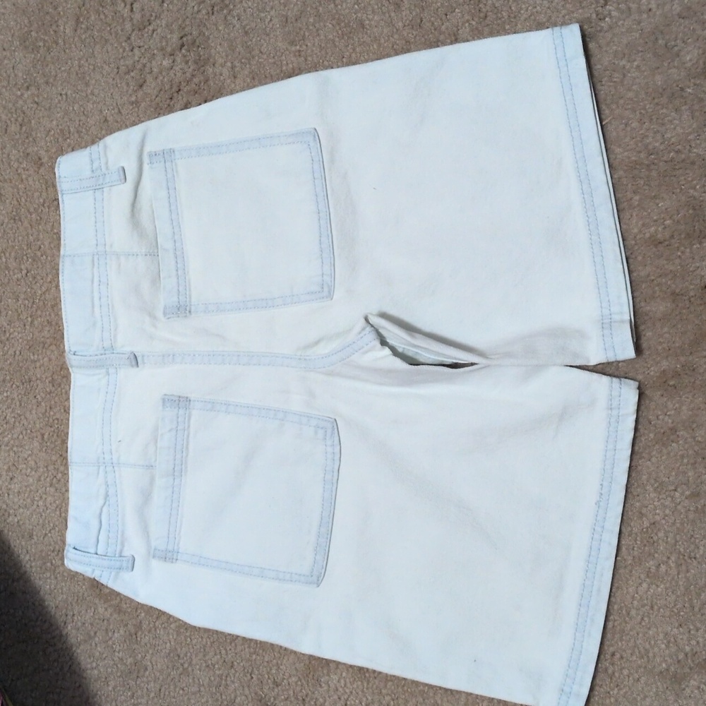 Girl's Mid Rise Super Light Wash Jean Bermuda Shorts - Picture 3 of 3
